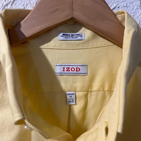 Men’s Pale Yellow IZOD Wrinkle Free Twill Long sleeve Button down Collared Shirt - Picture 2 of 3